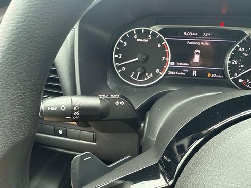 Used 2022 Nissan Rogue SV image 34