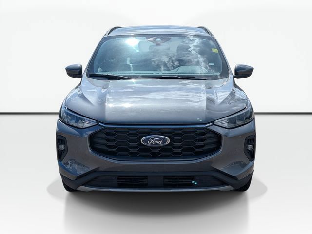 Used 2025 Ford Escape ST-Line Select AWD/4WD image 2