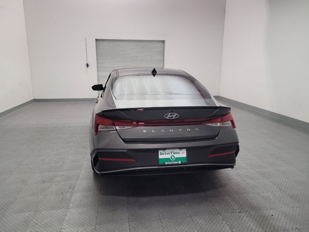 Used 2025 Hyundai Elantra Sport FWD image 6