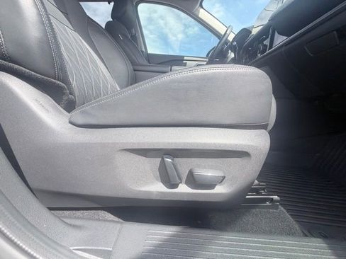 Certified 2022 Nissan Rogue Platinum w/ Head-Up Display Package image 32