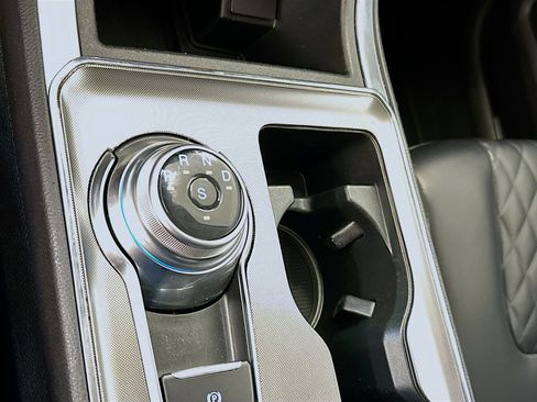 Used 2024 Ford Edge Titanium image 24