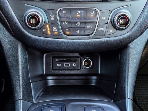 Certified 2024 Chevrolet Equinox RS w/ RS Leather Package image 23