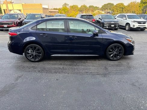 Used 2024 Toyota Corolla SE w/ SE Premium Package FWD image 2