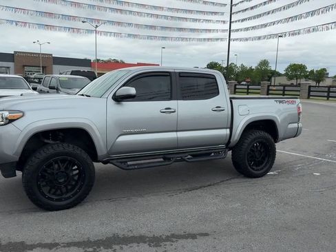 Used 2022 Toyota Tacoma TRD Sport w/ Technology Package AWD/4WD image 3