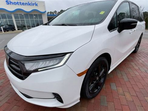 Used 2024 Honda Odyssey Sport image 5