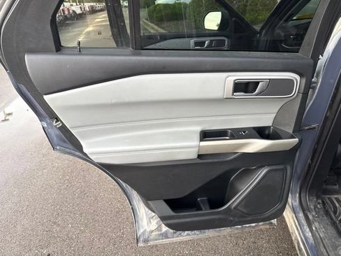 Used 2021 Ford Explorer XLT w/ Equipment Group 202A AWD/4WD image 23
