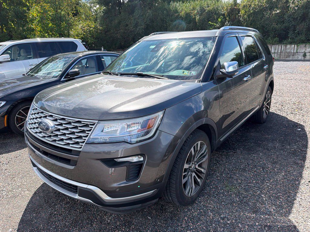 Used 2018 Ford Explorer Platinum AWD/4WD image 3