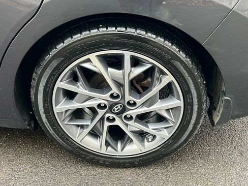 Used 2020 Hyundai Elantra Limited w/ Cargo Package (C1) image 10