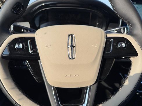 New 2026 Lincoln Corsair Premiere image 18