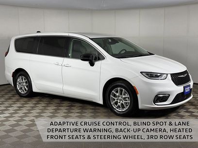 Used 2024 Chrysler Pacifica Touring-L