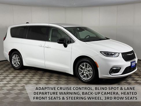 Used 2024 Chrysler Pacifica Touring-L image 1