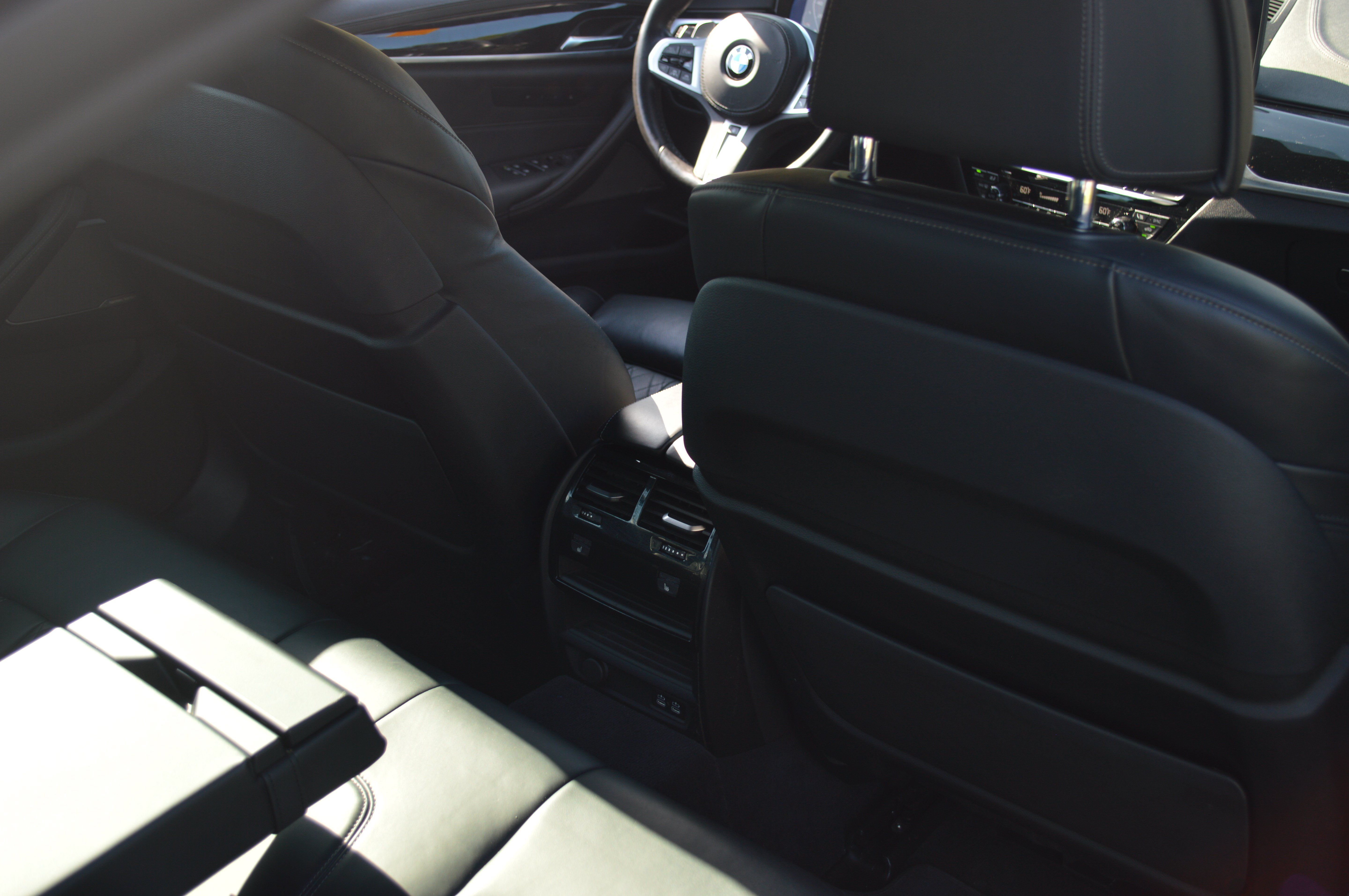 Used 2021 BMW M550i xDrive w/ Executive Package AWD/4WD image 34