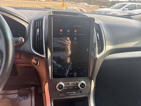 Used 2024 Ford Edge SEL image 18