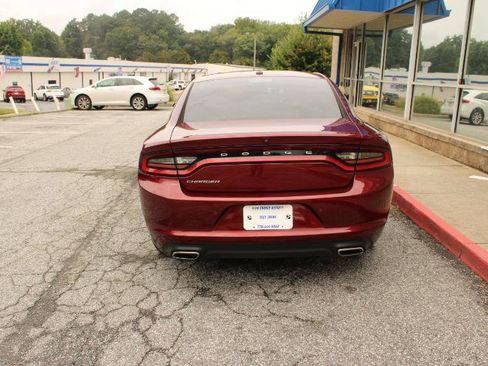 Used 2020 Dodge Charger SXT w/ Leather Interior Group RWD image 5