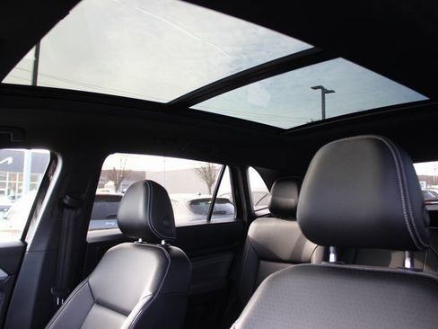 Used 2022 Volkswagen Atlas Cross Sport SEL image 21