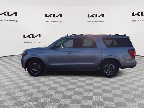 Used 2024 Ford Expedition Max XLT image 5