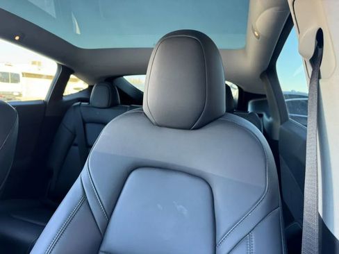 Used 2023 Tesla Model Y Long Range image 38