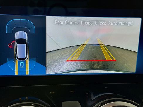 Used 2025 Mercedes-Benz GLA 250 4MATIC image 19