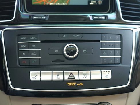 Used 2019 Mercedes-Benz GLE 400 4MATIC image 24