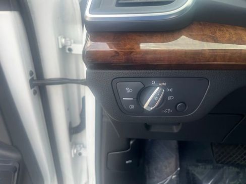 Used 2020 Audi Q5 2.0T Premium w/ Convenience Package image 19