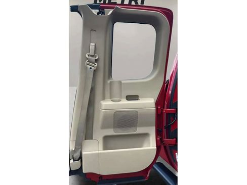 Used 2012 Nissan Titan SV w/ SV Value Truck Pkg image 18