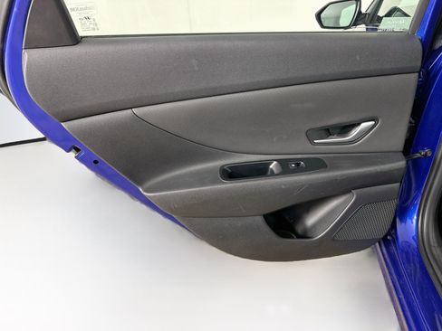 Used 2025 Hyundai Elantra SEL FWD image 27