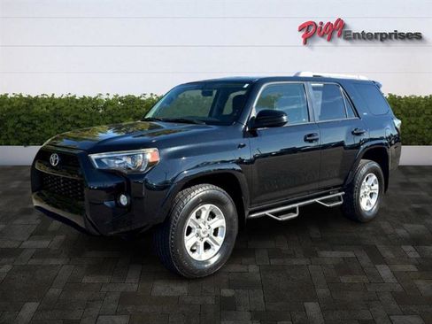 Used 2018 Toyota 4Runner SR5 image 5