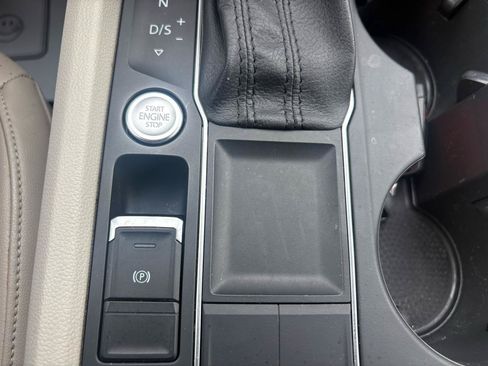 Used 2018 Volkswagen Atlas SE FWD image 14