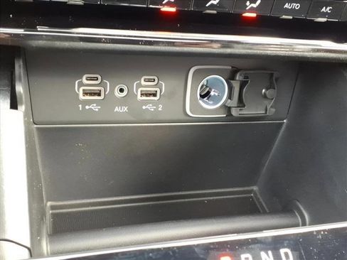 New 2025 Jeep Grand Cherokee Limited image 17