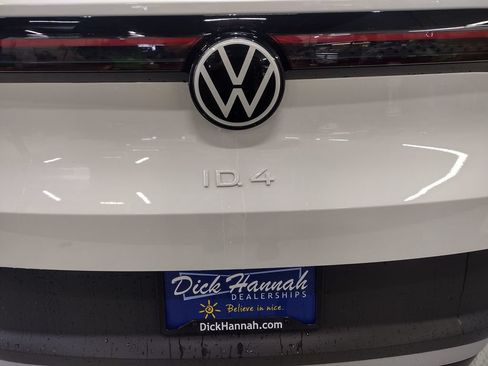 New 2026 Volkswagen ID.4 Pro S Plus AWD/4WD image 17