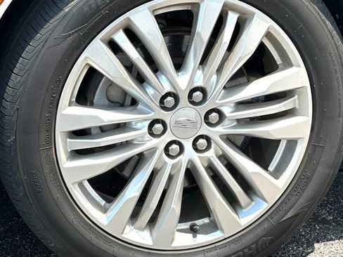 Used 2017 Cadillac XT5 Premium Luxury AWD/4WD image 10