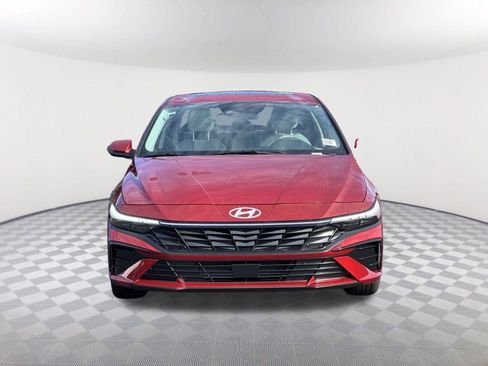 New 2025 Hyundai Elantra Limited FWD image 2