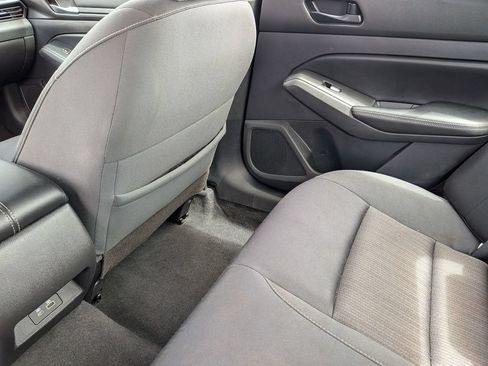 Used 2024 Nissan Altima 2.5 SV FWD image 32
