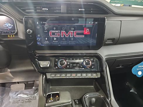 Used 2024 GMC Sierra 1500 AT4X image 23