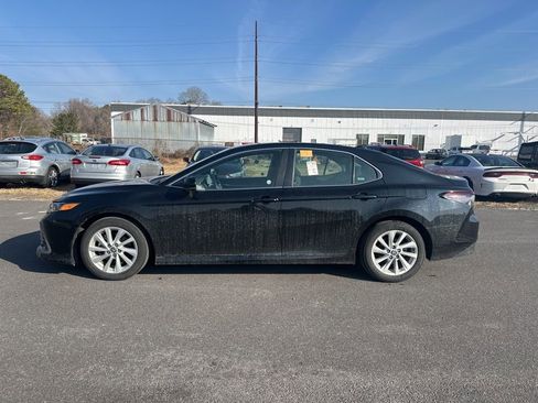 Used 2024 Toyota Camry LE image 2