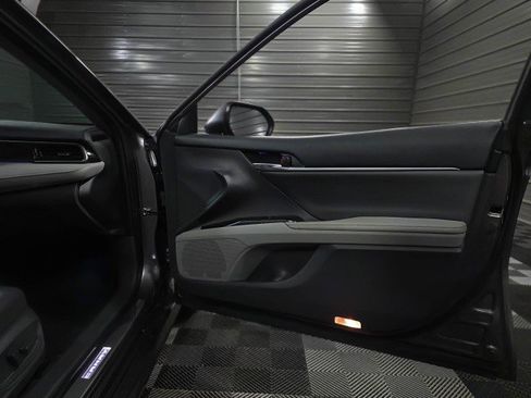 Used 2019 Toyota Camry XLE image 34