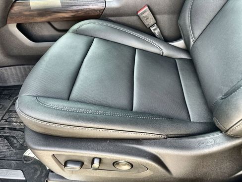 New 2026 GMC Sierra 1500 SLT image 25