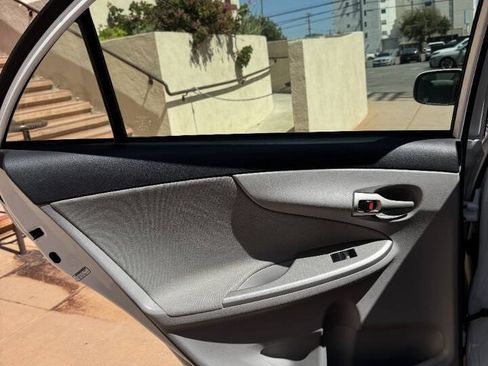 Used 2011 Toyota Corolla LE FWD image 17