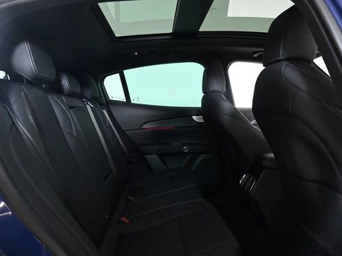 Used 2025 Maserati Grecale Modena image 17