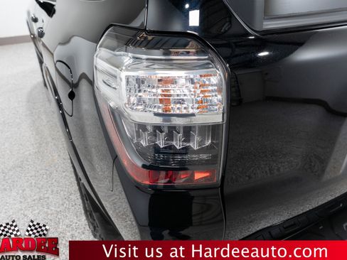 Used 2019 Toyota 4Runner SR5 Premium image 9