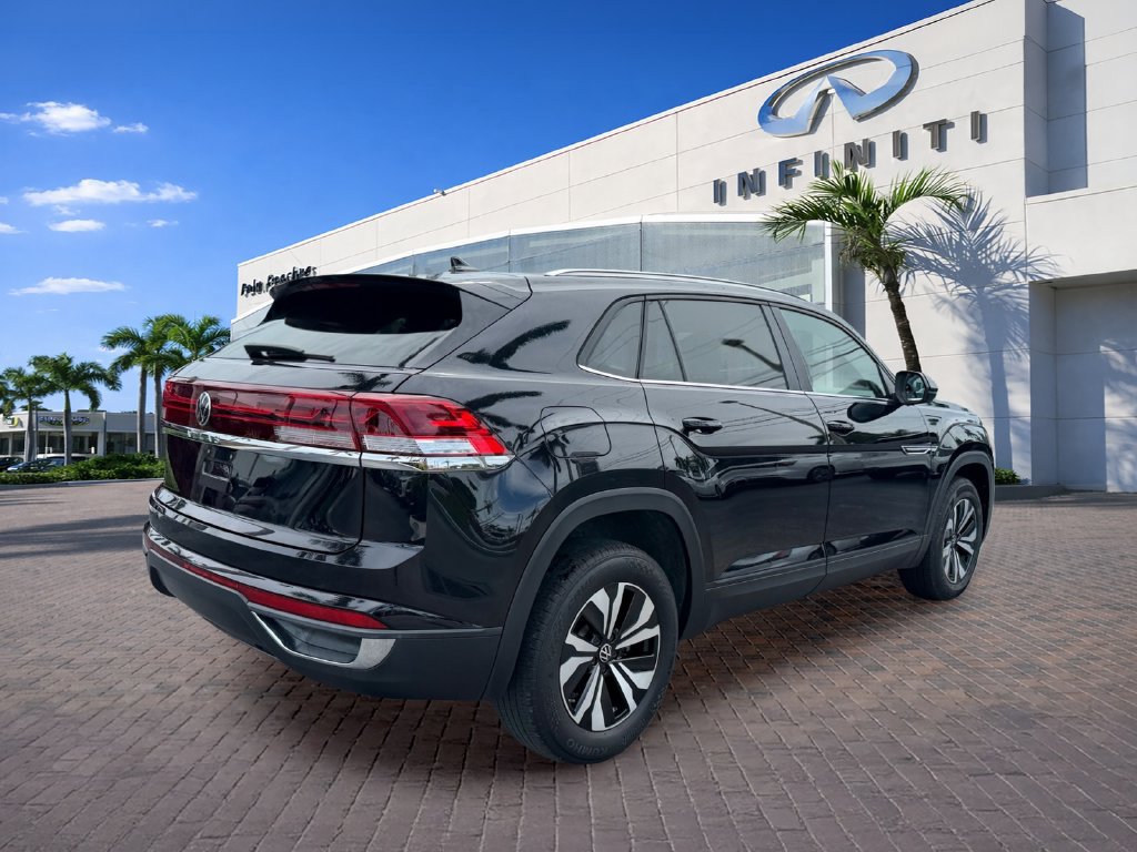 Used 2024 Volkswagen Atlas Cross Sport SE FWD image 7