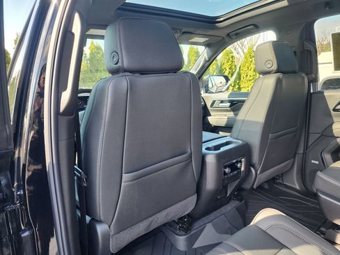 Used 2026 Chevrolet Suburban RST w/ Comfort Package image 15