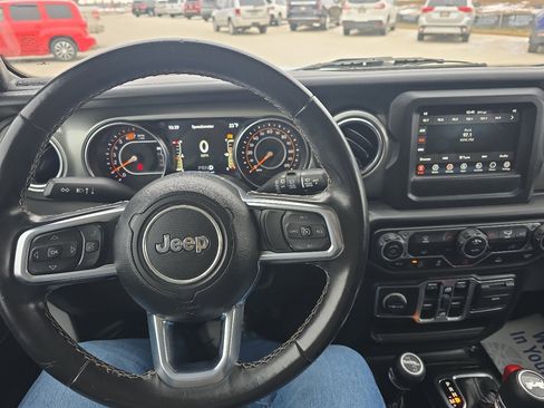 Used 2021 Jeep Wrangler Unlimited Sahara image 37