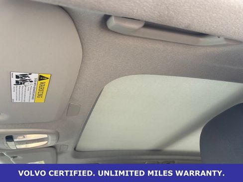 Certified 2025 Volvo XC40 B5 Plus AWD/4WD image 28