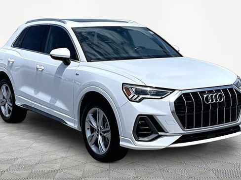 Used 2023 Audi Q3 2.0T Premium Plus w/ Premium Plus Package AWD/4WD image 11