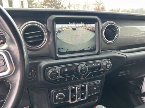 Used 2018 Jeep Wrangler Unlimited Sahara image 21