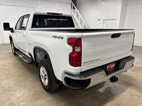 Used 2025 Chevrolet Silverado 2500 LT w/ Convenience Package AWD/4WD image 5