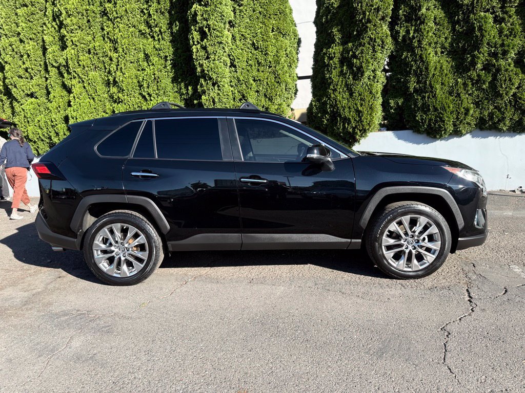 Certified 2019 Toyota RAV4 Limited w/ Advanced Technology Package AWD/4WD image 11