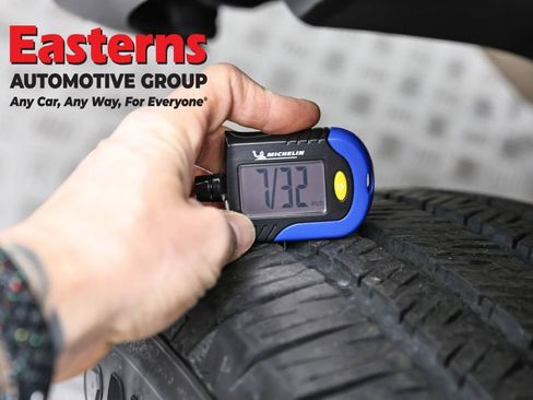 Used 2025 Jeep Wrangler Unlimited Sahara AWD/4WD image 29