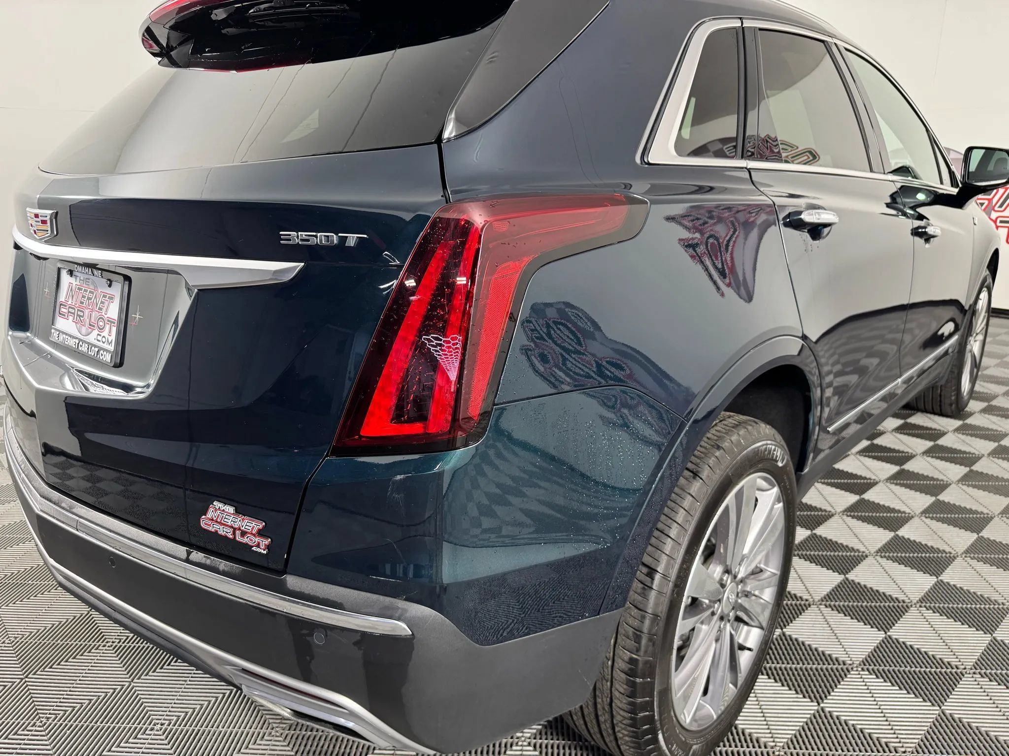 Used 2024 Cadillac XT5 Premium Luxury w/ LPO, Floor Liner Package AWD/4WD image 31